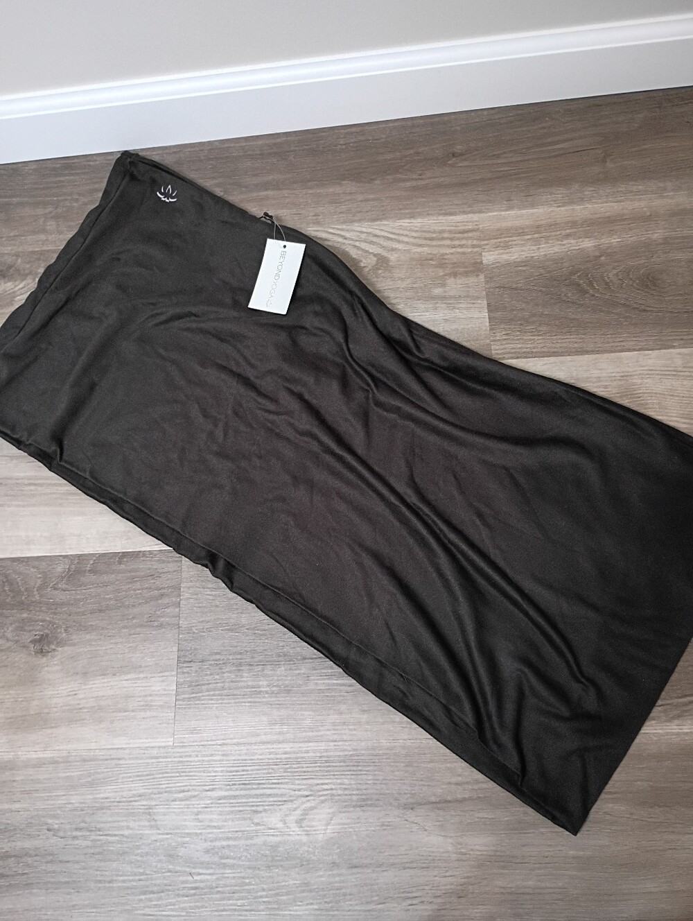 NWT BEYOND YOGA Classic Casual Black Grey Super Soft Zip Pocket‎ Infinity Scarf